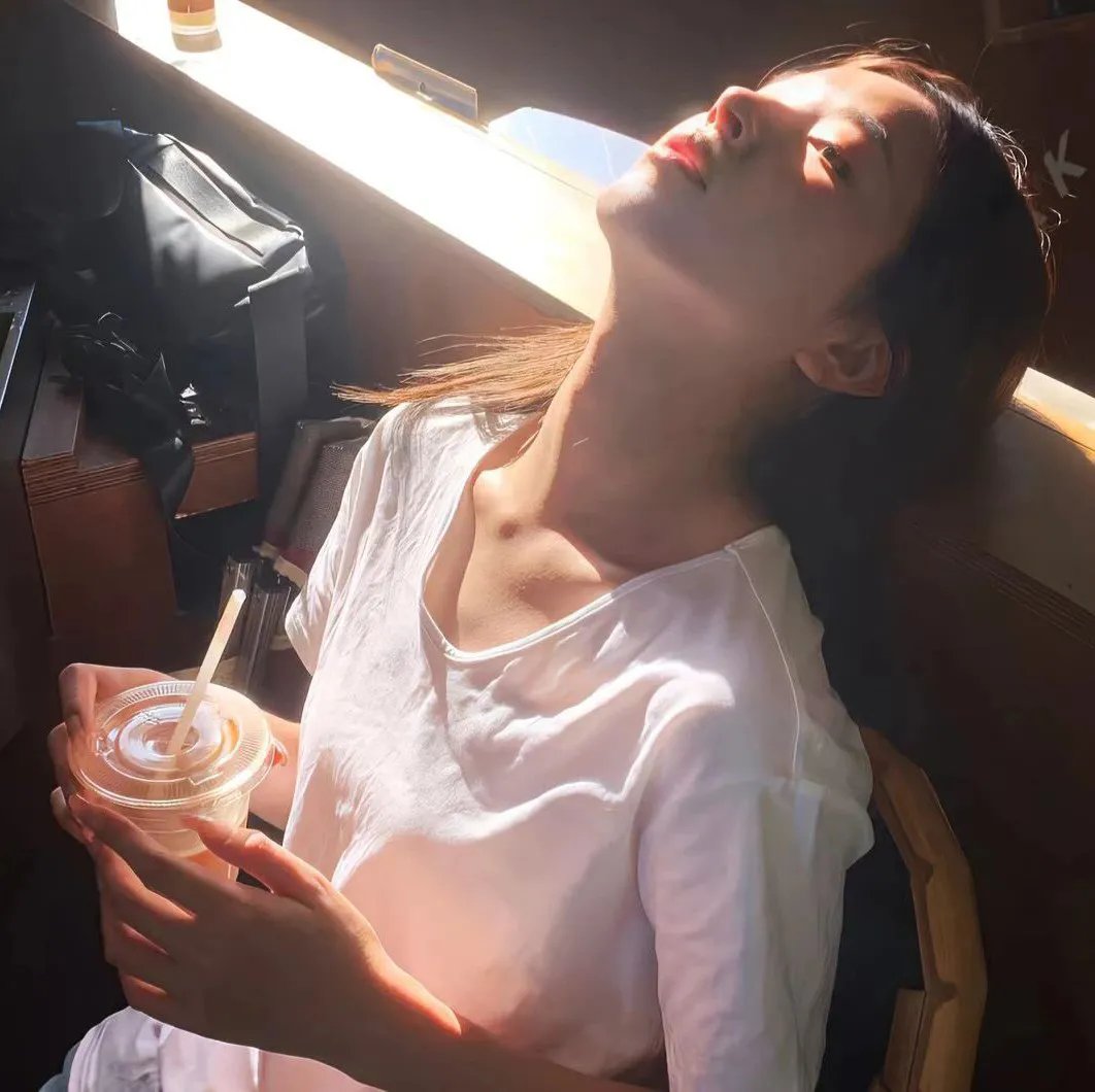 女煞星对九命客